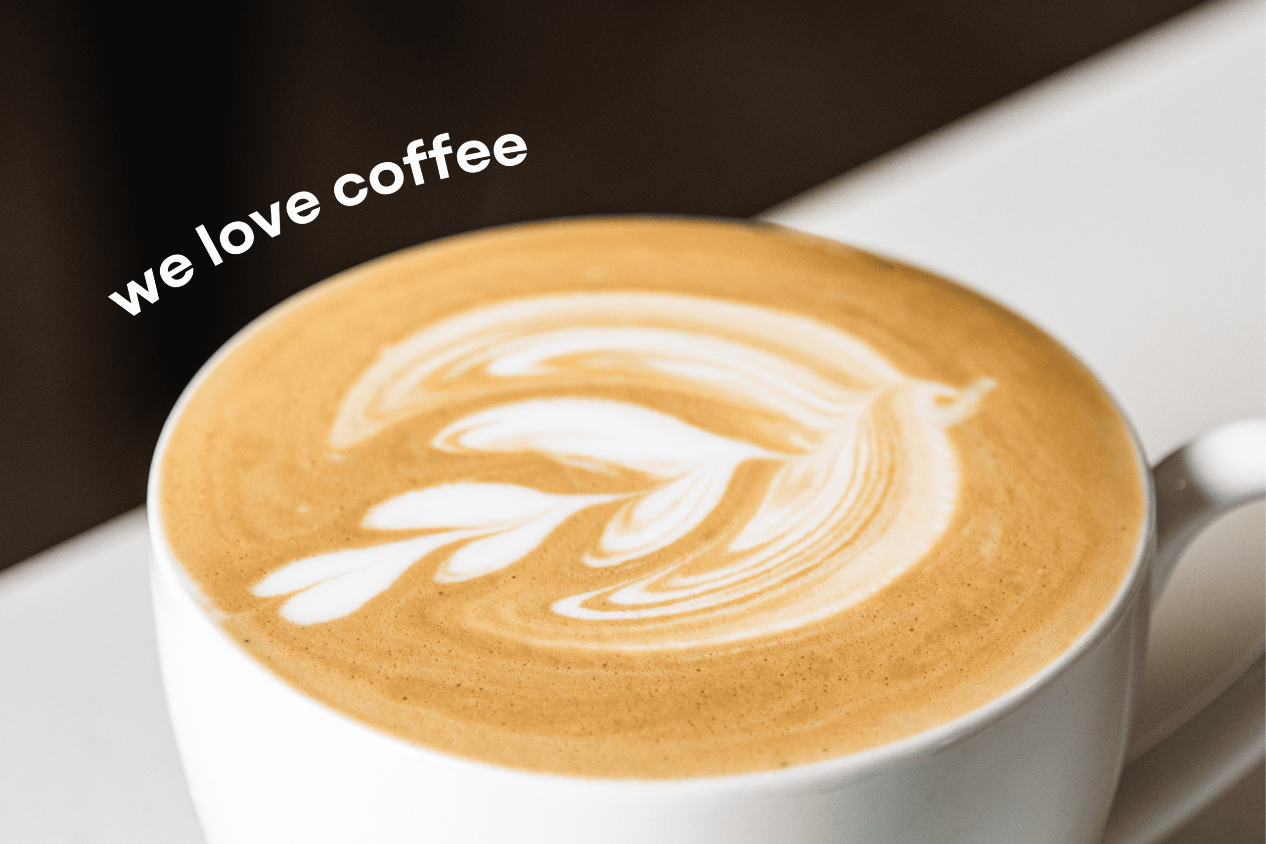 Šalica kave s latte art ukrasom – vodič za odabir najboljih kapsula za kavu kao poklon.